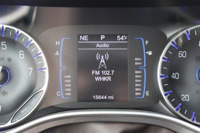 Chrysler Pacifica - Thumbnail 4