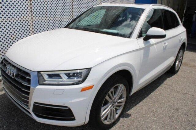 Audi Q5 2.0T - Thumbnail 2