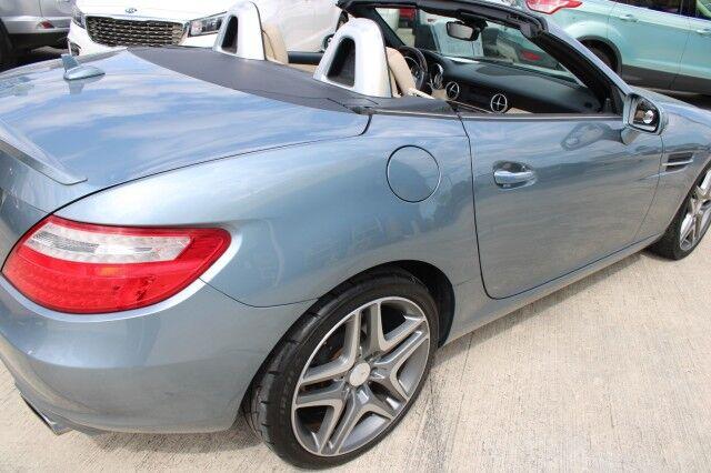 Mercedes-Benz SLK-Class - Thumbnail 4