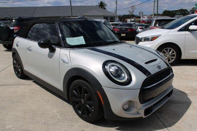 MINI Convertible - Thumbnail 2