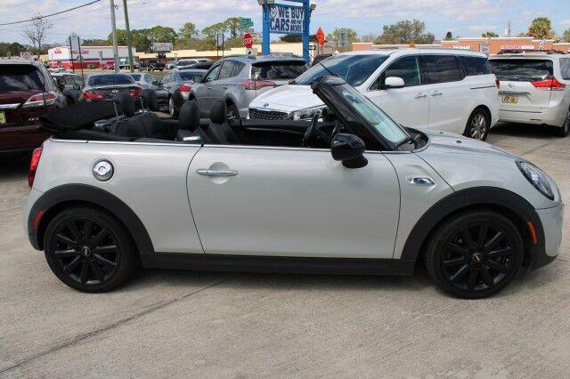 MINI Convertible - Thumbnail 4