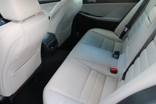 Lexus IS 250 - Thumbnail 12