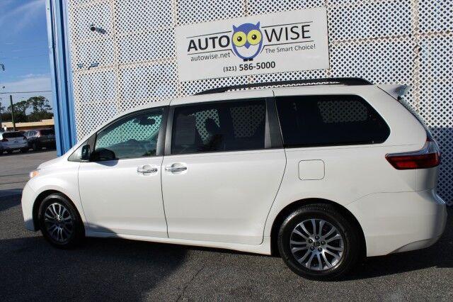 Toyota Sienna - Thumbnail 6