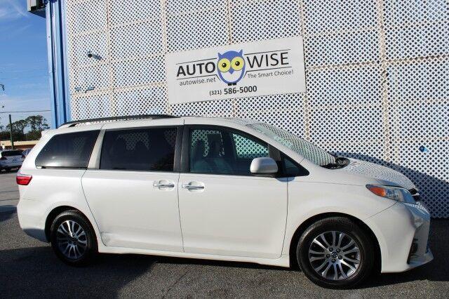 Toyota Sienna - Thumbnail 2