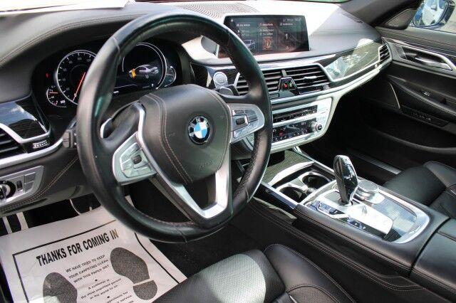 BMW 750i - Thumbnail 9