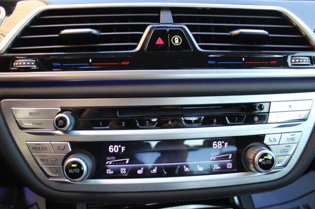 BMW 750i - Thumbnail 18