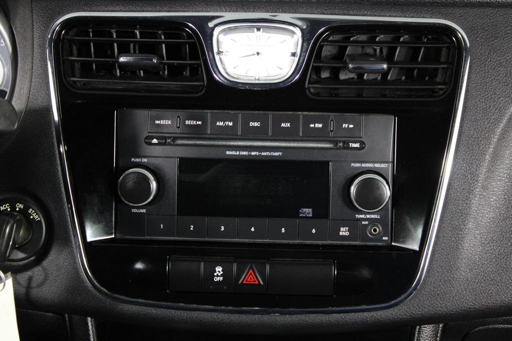 Chrysler 200 Touring - Thumbnail 8