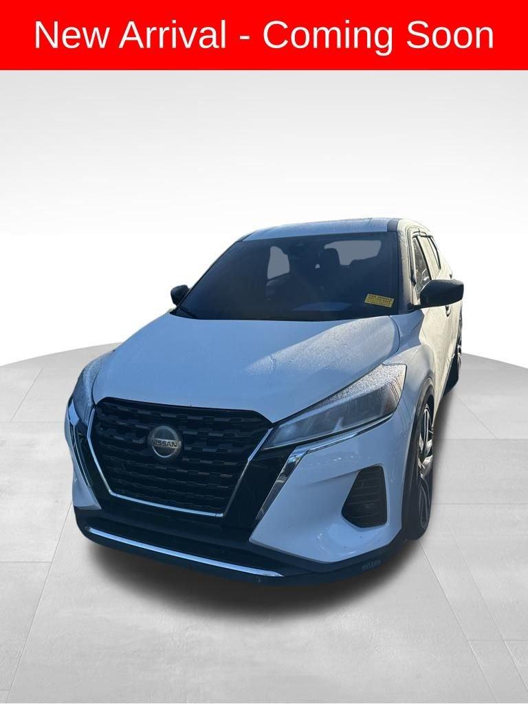 Nissan Kicks S - Thumbnail 3
