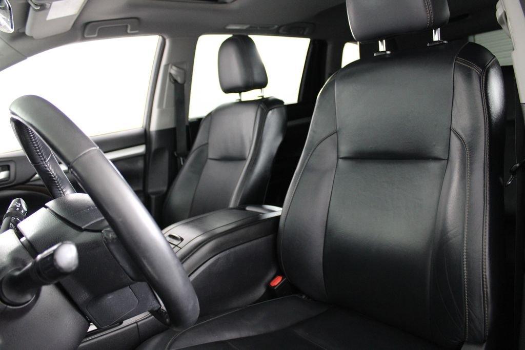 Toyota Highlander Xle V6 - Thumbnail 19