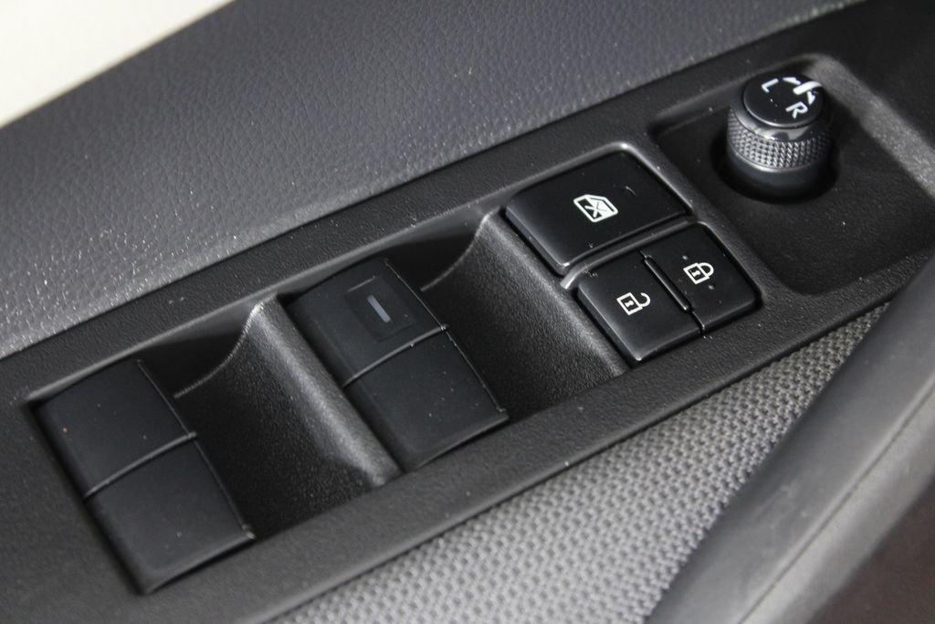 Toyota Corolla Le - Thumbnail 20