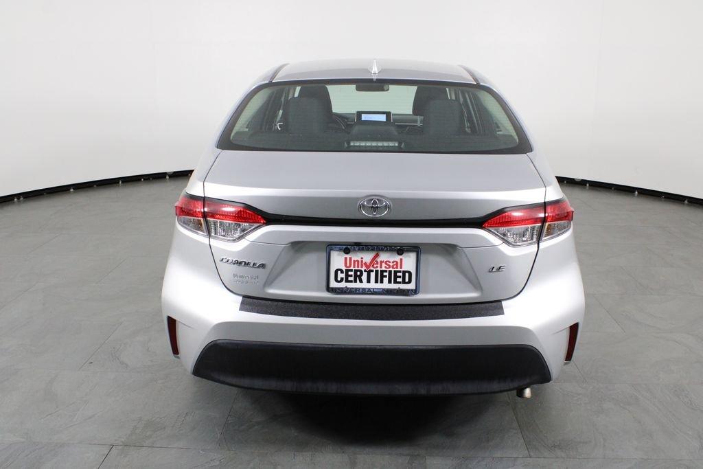 Toyota Corolla Le - Thumbnail 4