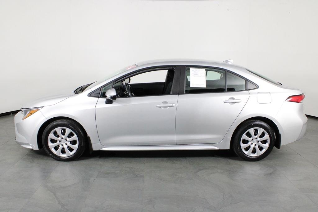 Toyota Corolla Le - Thumbnail 7