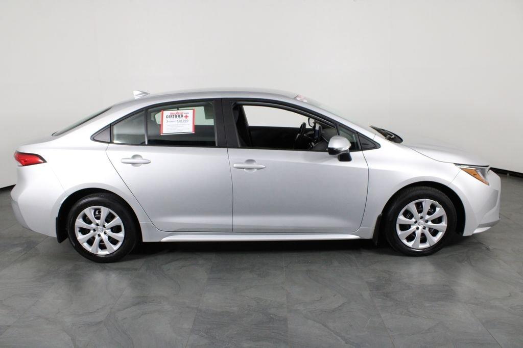 Toyota Corolla Le - Thumbnail 12