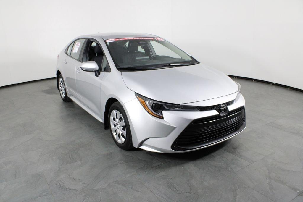 Toyota Corolla Le - Thumbnail 11