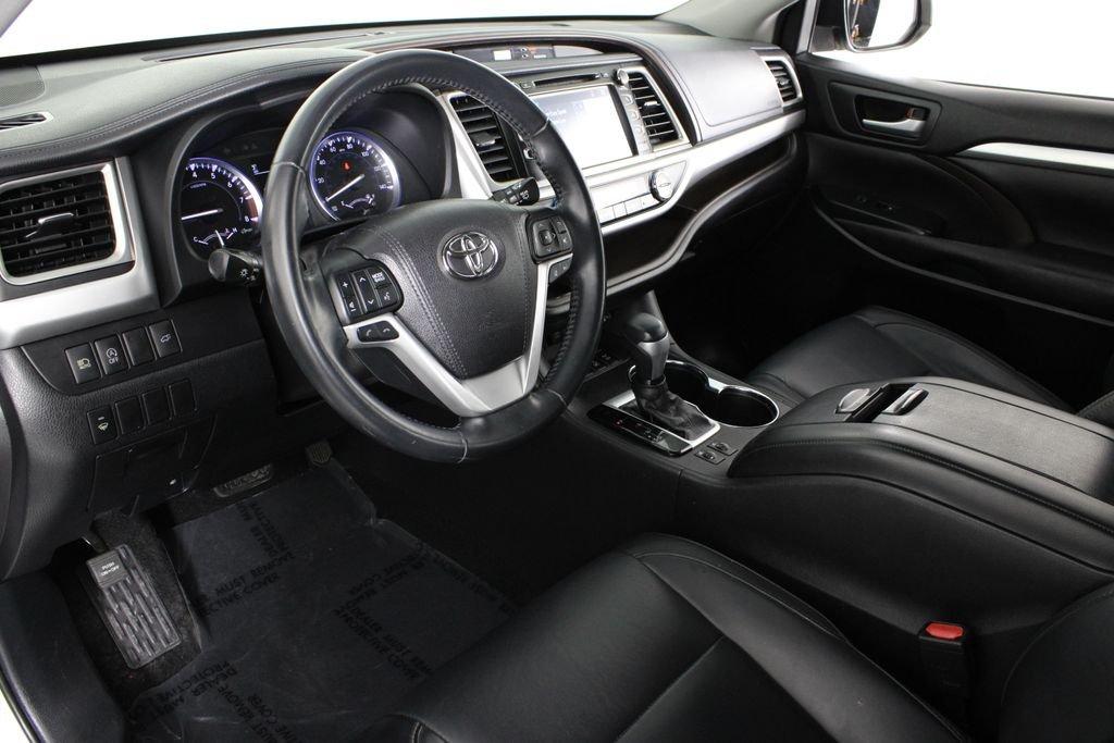 Toyota Highlander Xle - Thumbnail 19