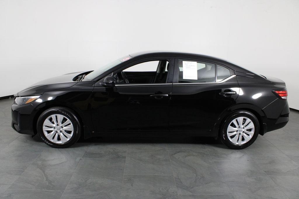 Nissan Sentra S - Thumbnail 13