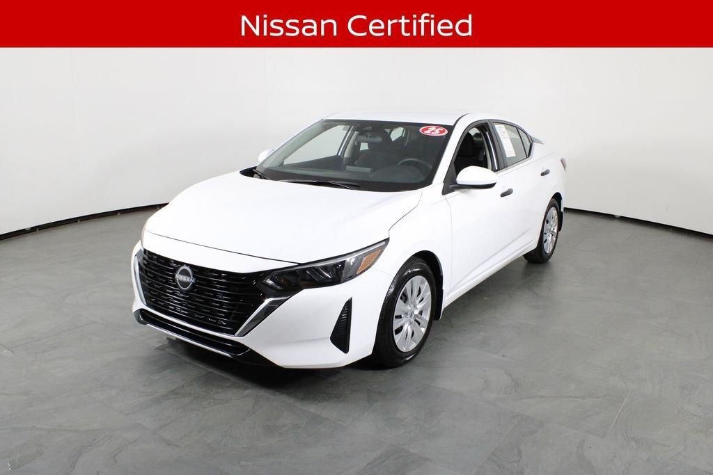 Nissan Sentra S - Thumbnail 3