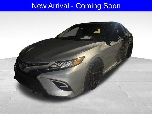Toyota Camry Se - Thumbnail 8