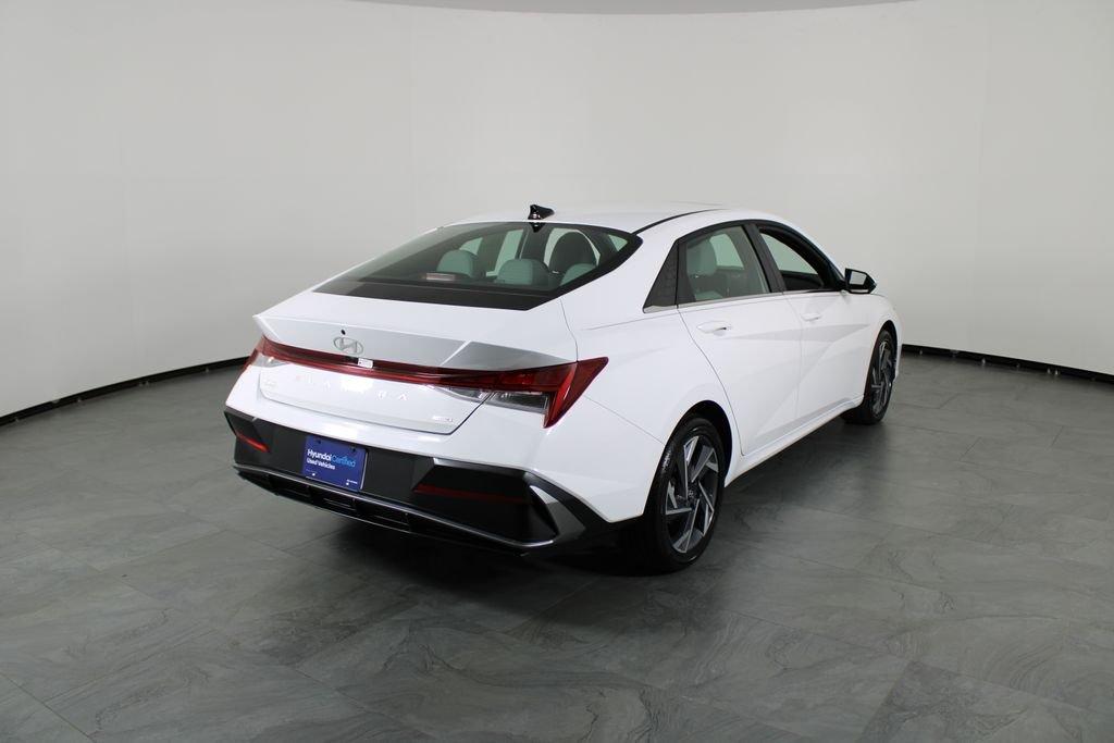 Hyundai Elantra Hybrid Limited - Thumbnail 16