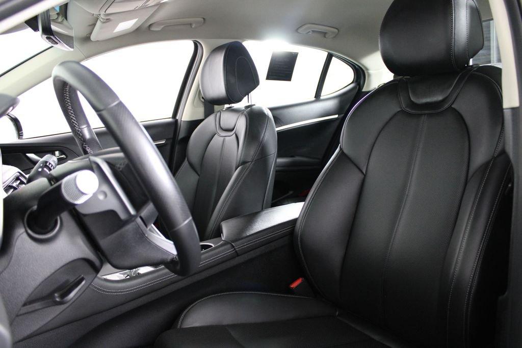 Genesis G70 2.5T - Thumbnail 18