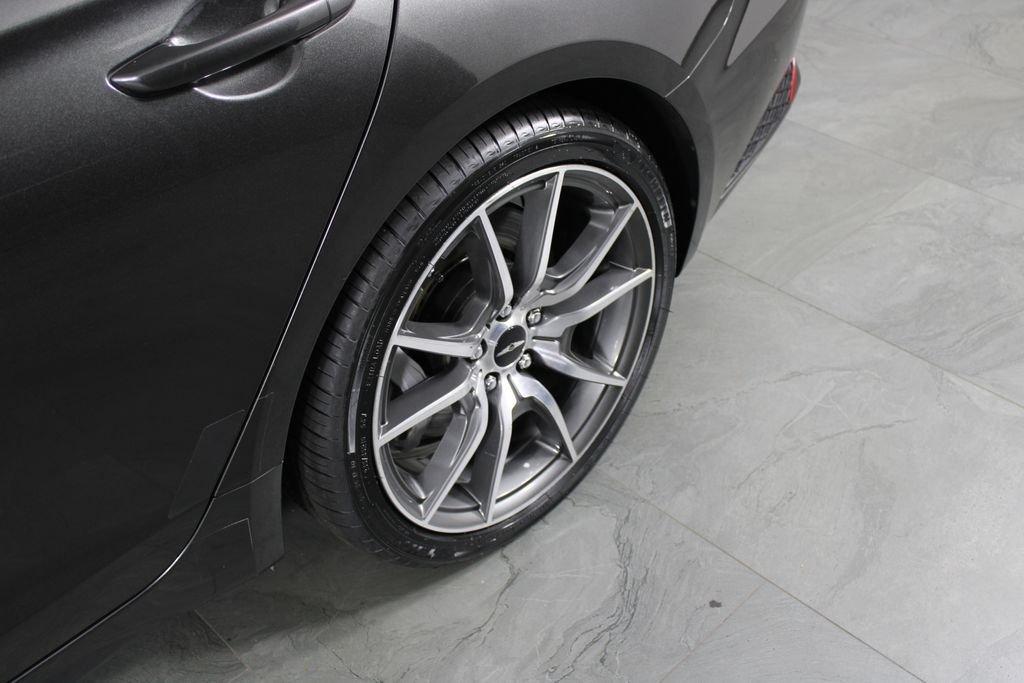 Genesis G70 2.5T - Thumbnail 12