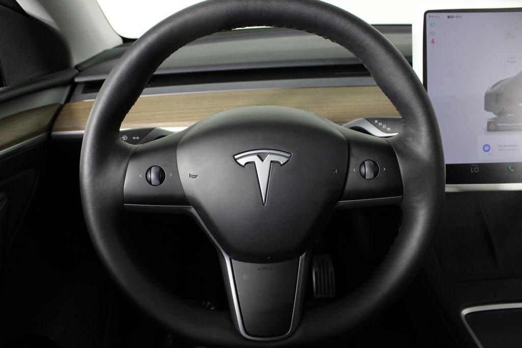 Tesla Model Y Long Range - Thumbnail 10