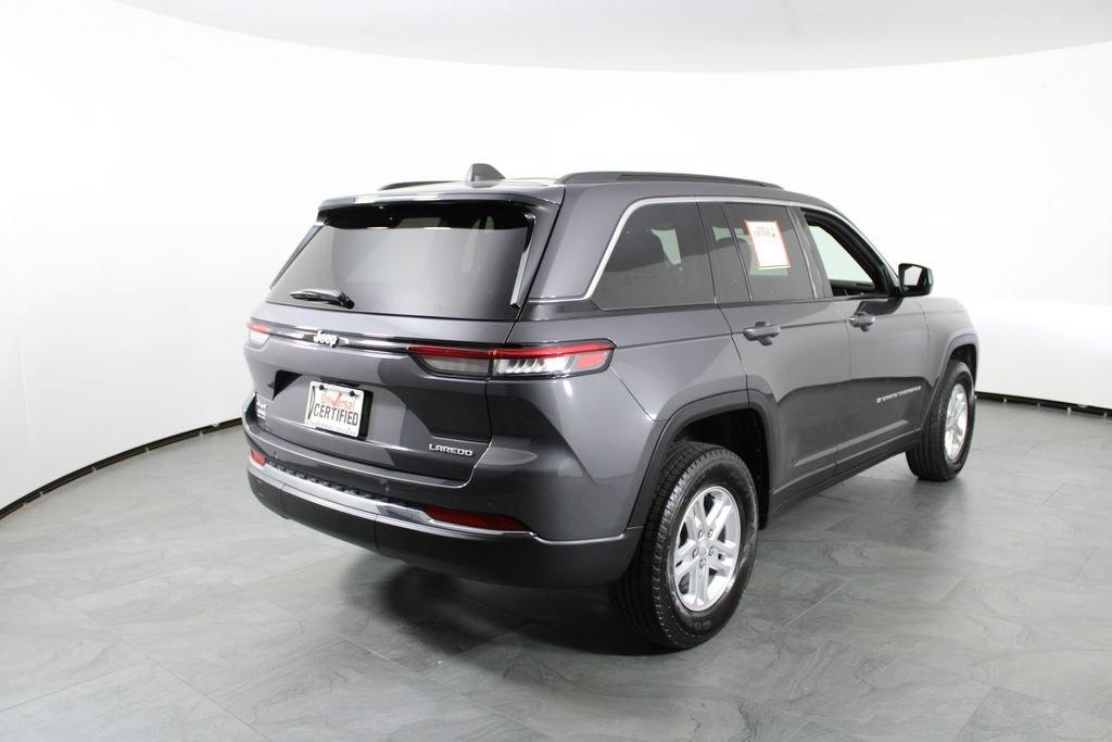 Jeep Grand Cherokee Laredo - Thumbnail 16