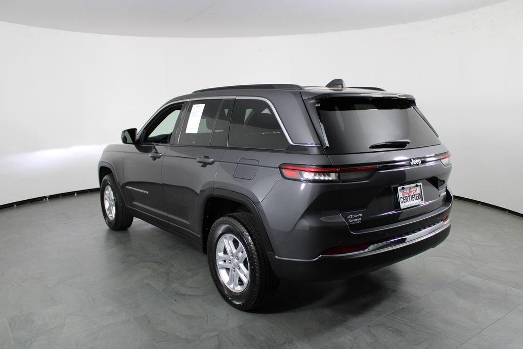 Jeep Grand Cherokee Laredo - Thumbnail 4