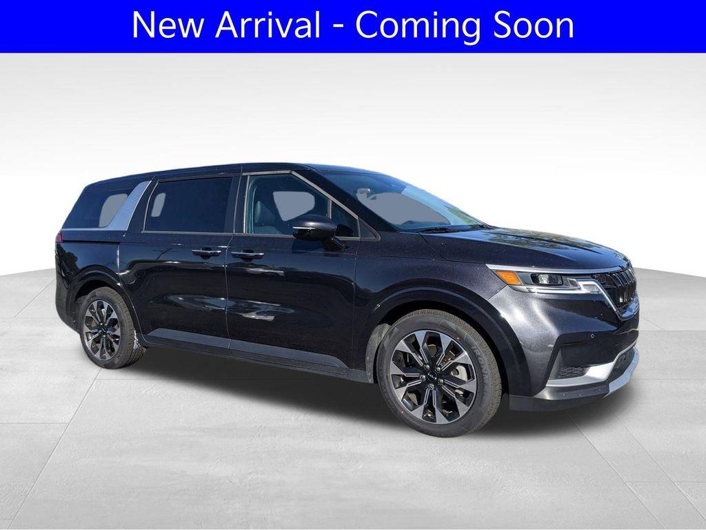 Kia Carnival Ex - Thumbnail 3