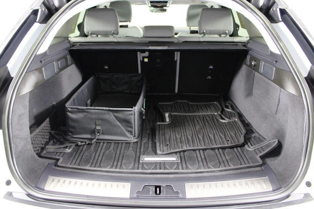 Land Rover Range Rover Velar S - Thumbnail 16