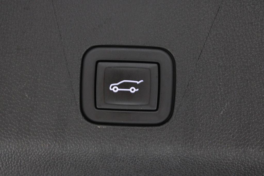 Chevrolet Suburban Premier - Thumbnail 18