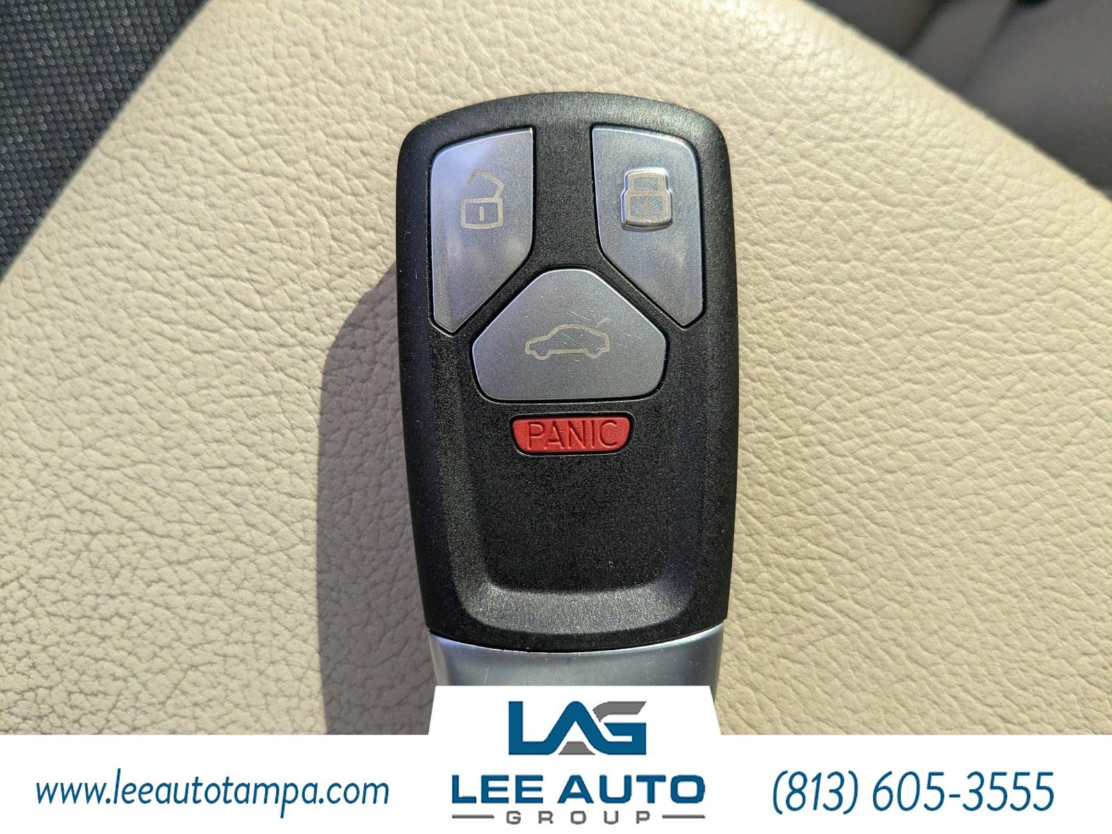 Audi A4 Premium - View 1