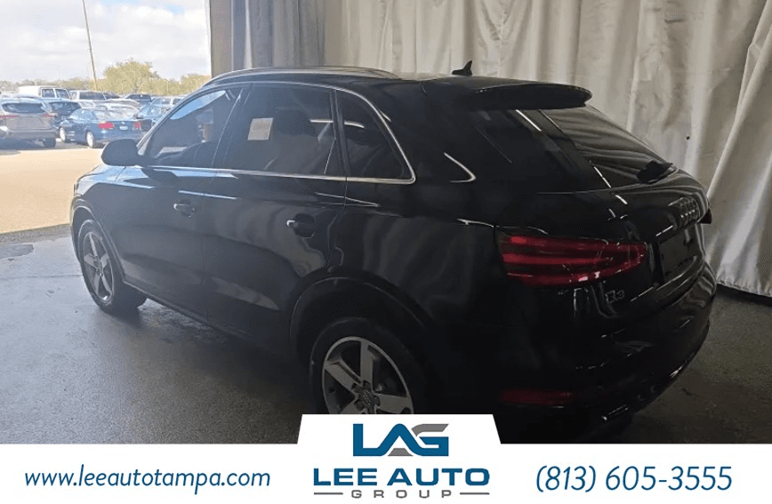 Audi Q3 2.0T Premium Plus - Thumbnail 3