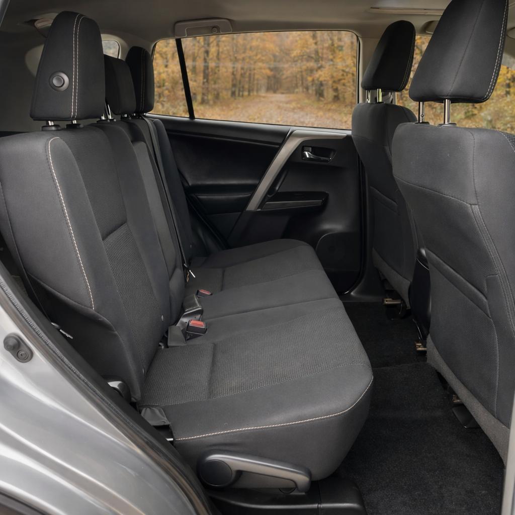 RAV4 XLE - Thumbnail 6