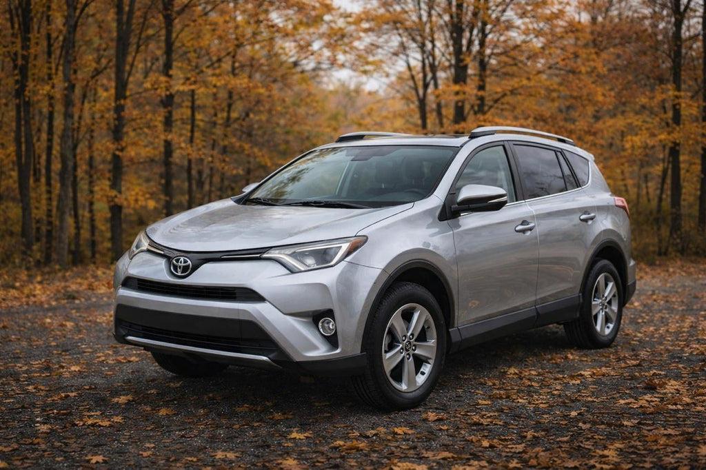 RAV4 XLE - Thumbnail 3