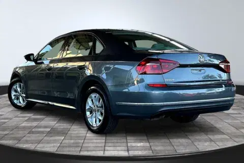 Volkswagen Passat - Thumbnail 5