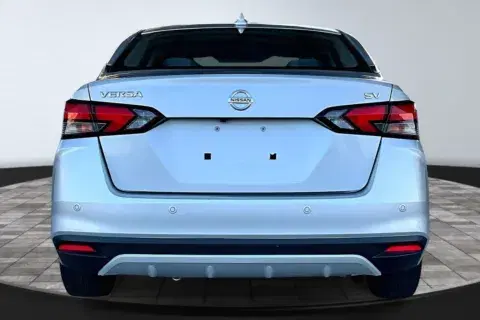 Nissan Versa Sv - Thumbnail 6