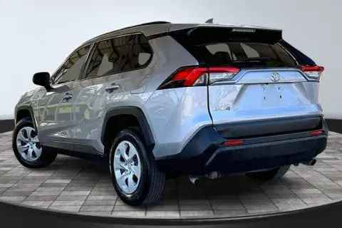 Toyota Rav4 Le - Thumbnail 5