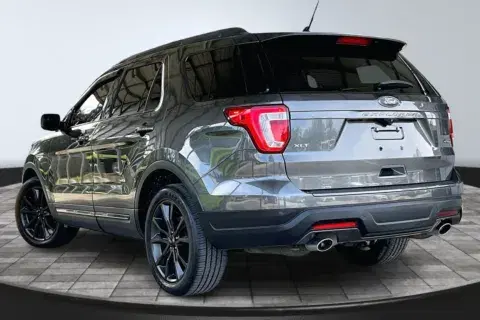 Ford Explorer Xlt - Thumbnail 5