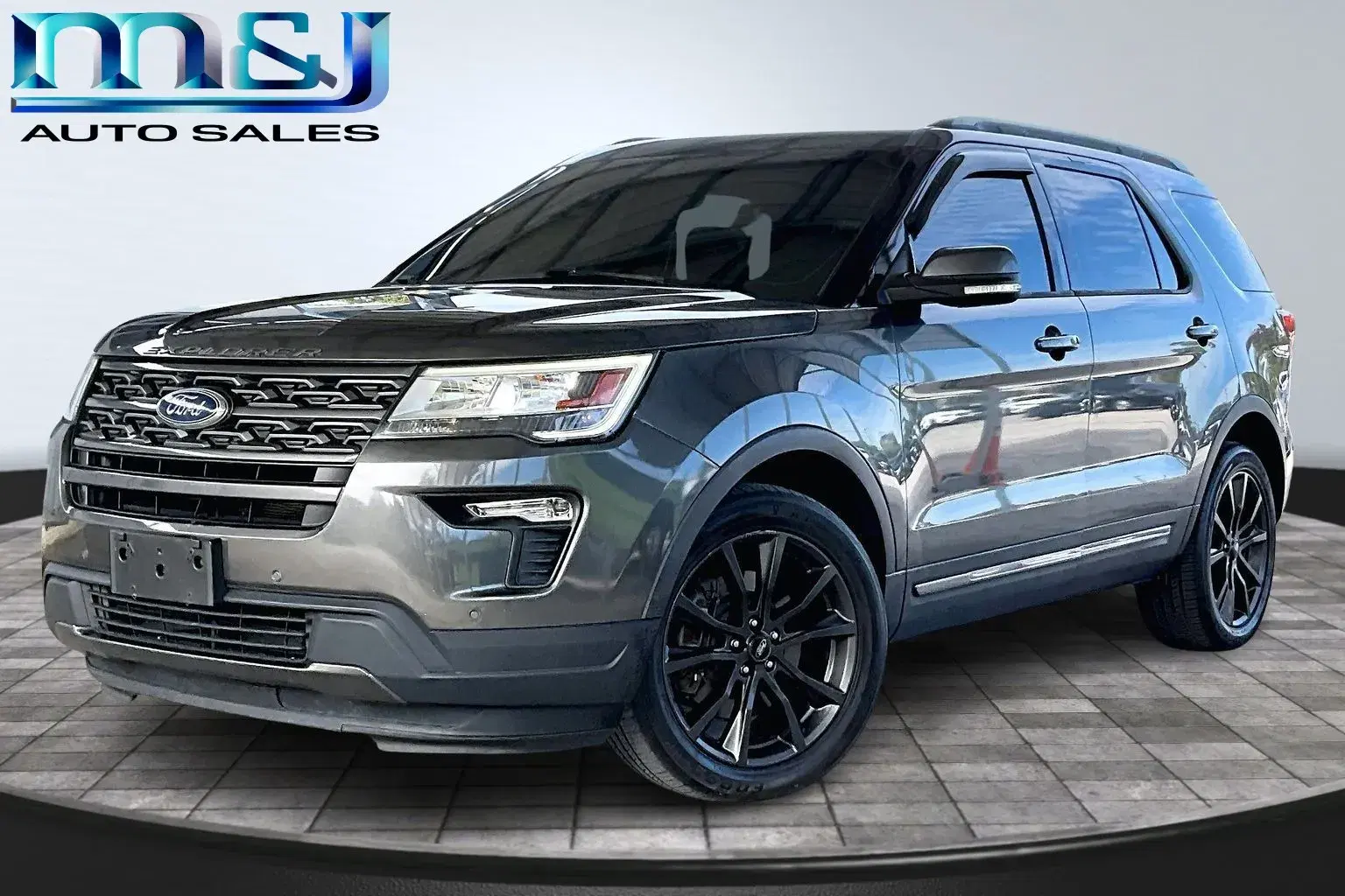 Ford Explorer Xlt - View 1