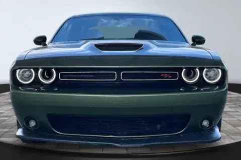 Dodge Challenger R/T - Thumbnail 3
