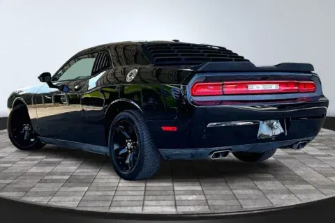 Dodge Challenger - Thumbnail 5