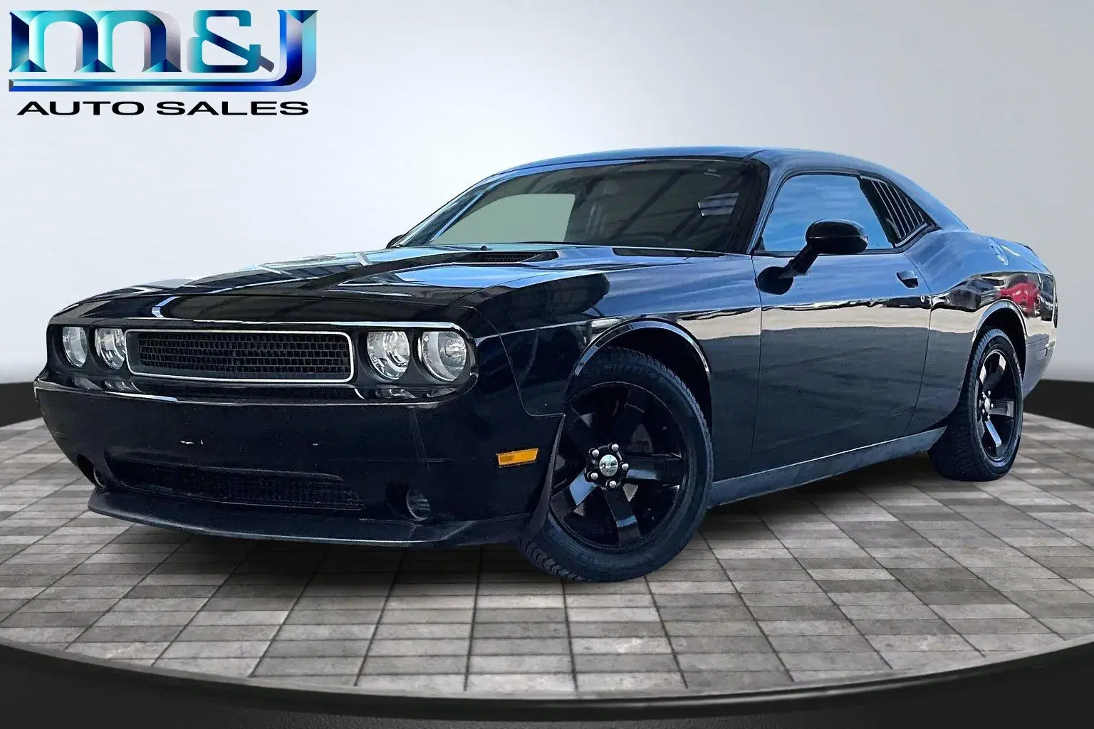 Dodge Challenger - Thumbnail 2