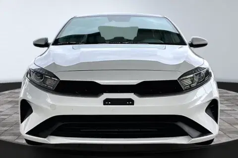 Kia Forte - Thumbnail 3