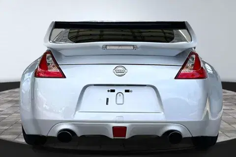 Nissan 370Z - Thumbnail 6