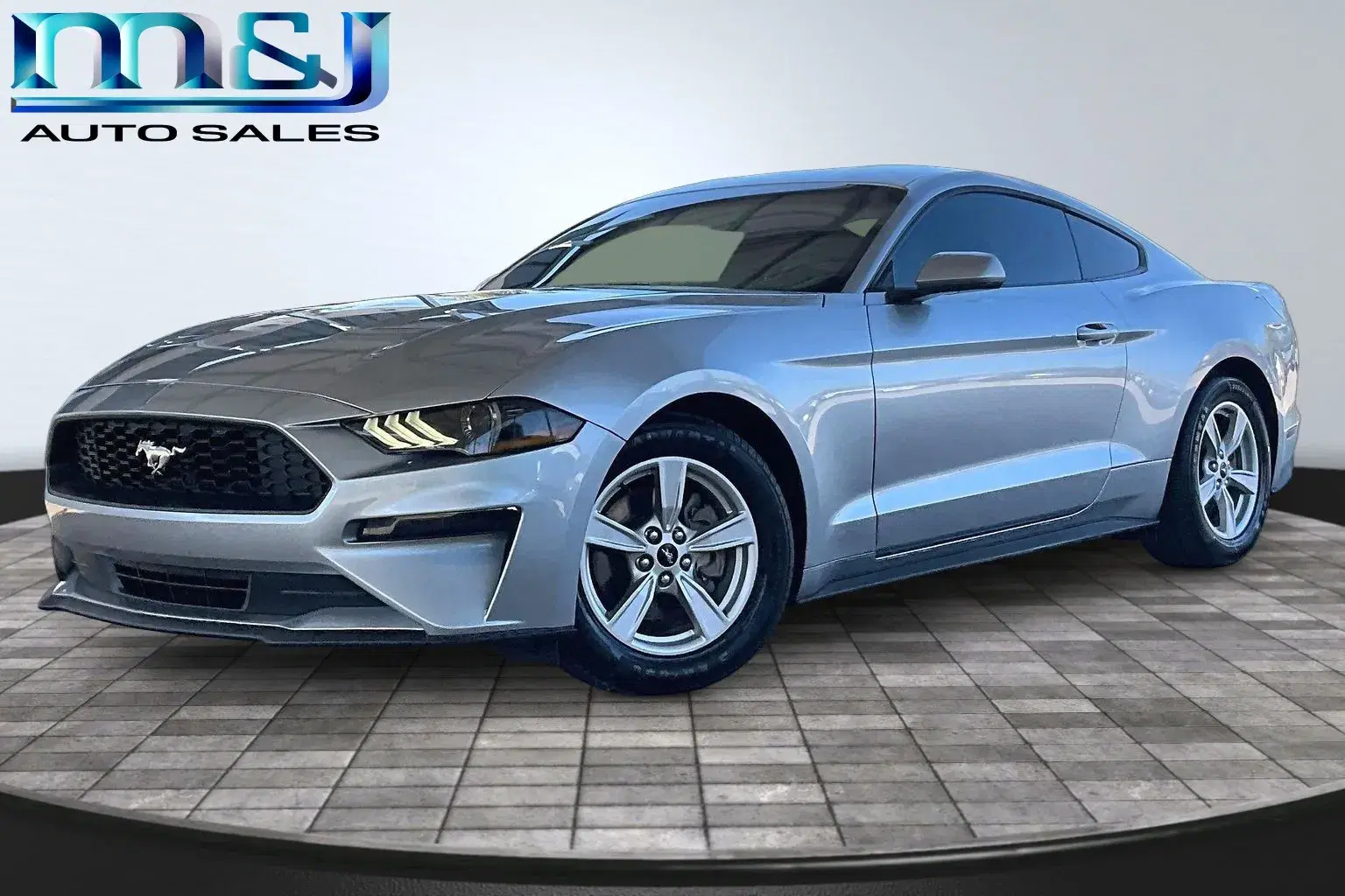 Ford Mustang - Thumbnail 2