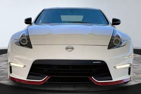 Nissan 370Z - Thumbnail 3