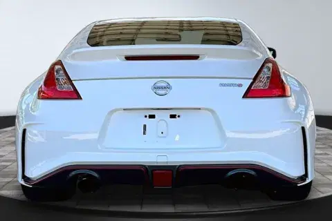 Nissan 370Z - Thumbnail 6