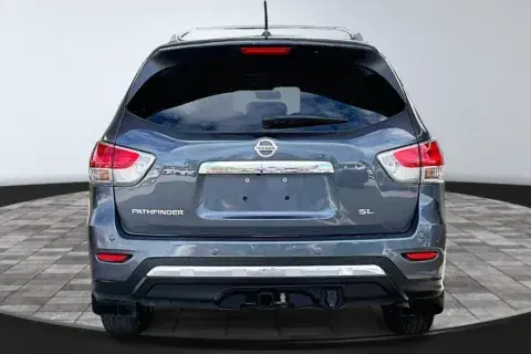 Nissan Pathfinder - Thumbnail 6