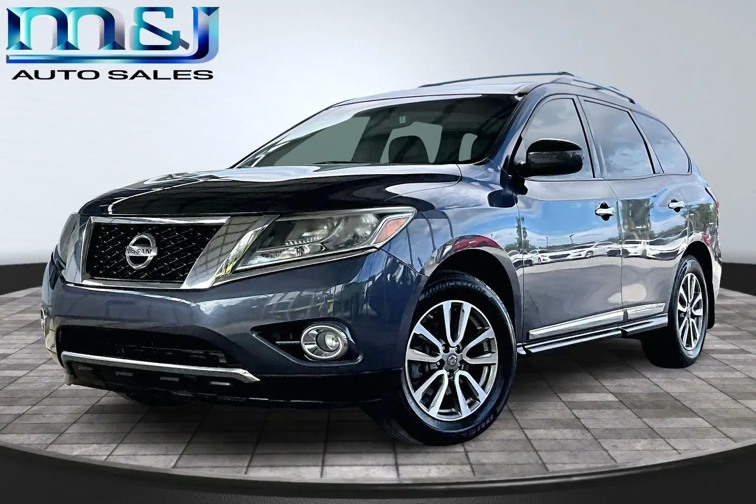 Nissan Pathfinder - Thumbnail 2